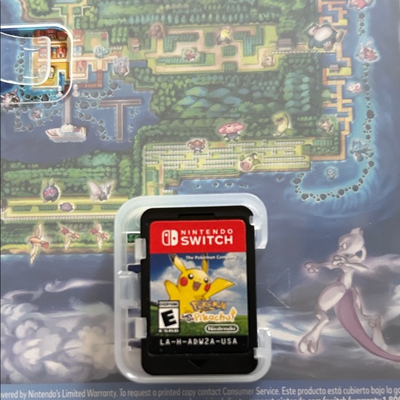 Nintendo Pokémon: Let's Go, Pikachu! - Yellow and Blue - Picture 5 of 5
